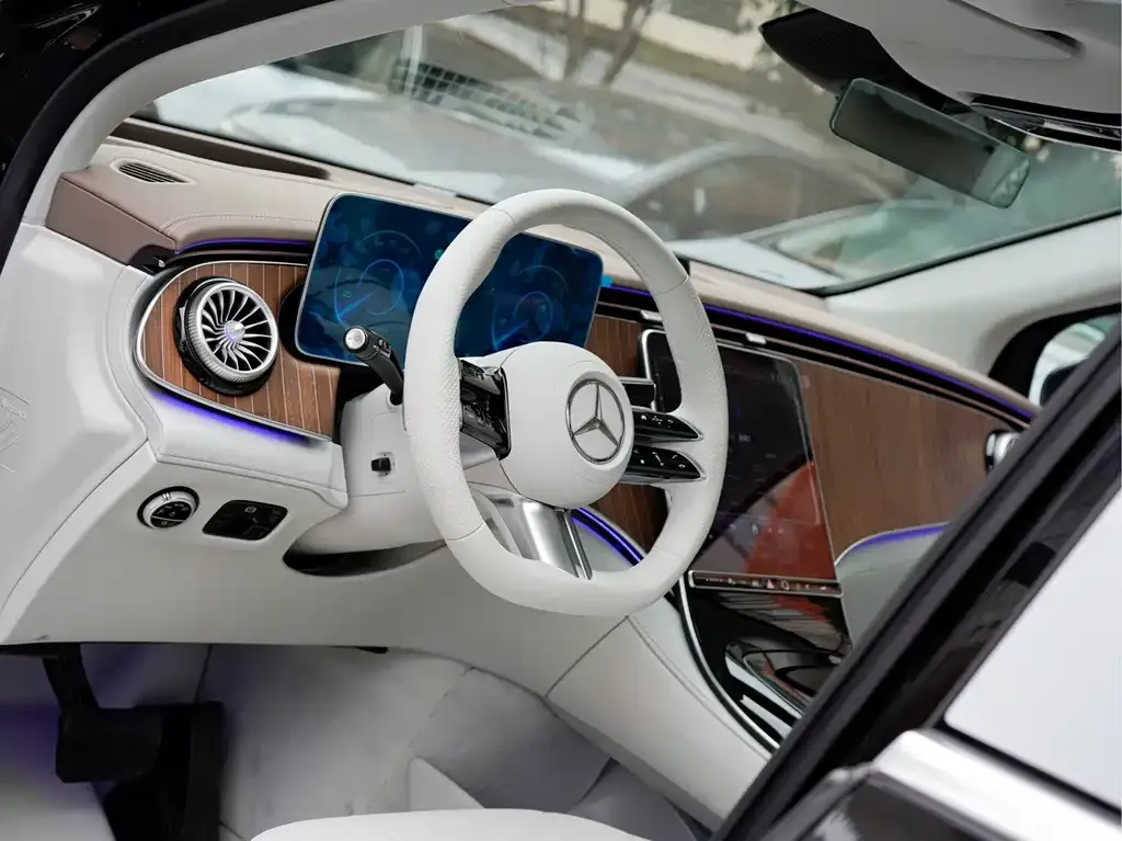 Mercedes-Benz EQE SUV — фото 4