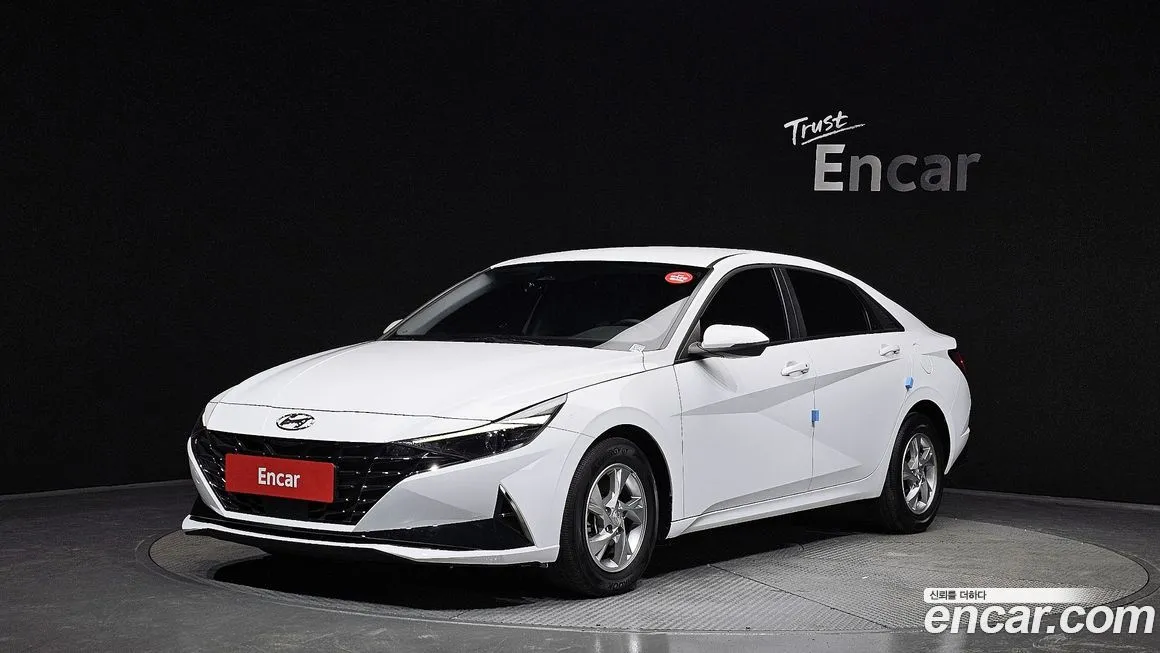 Hyundai AVANTE — фото 1