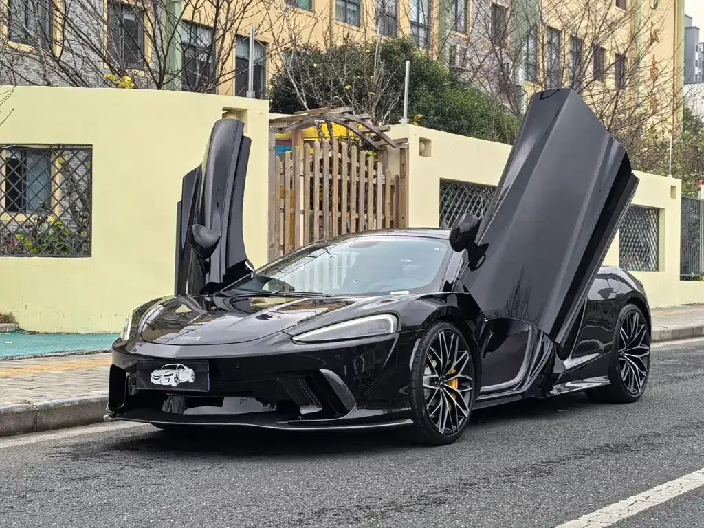 McLaren GT — фото 1