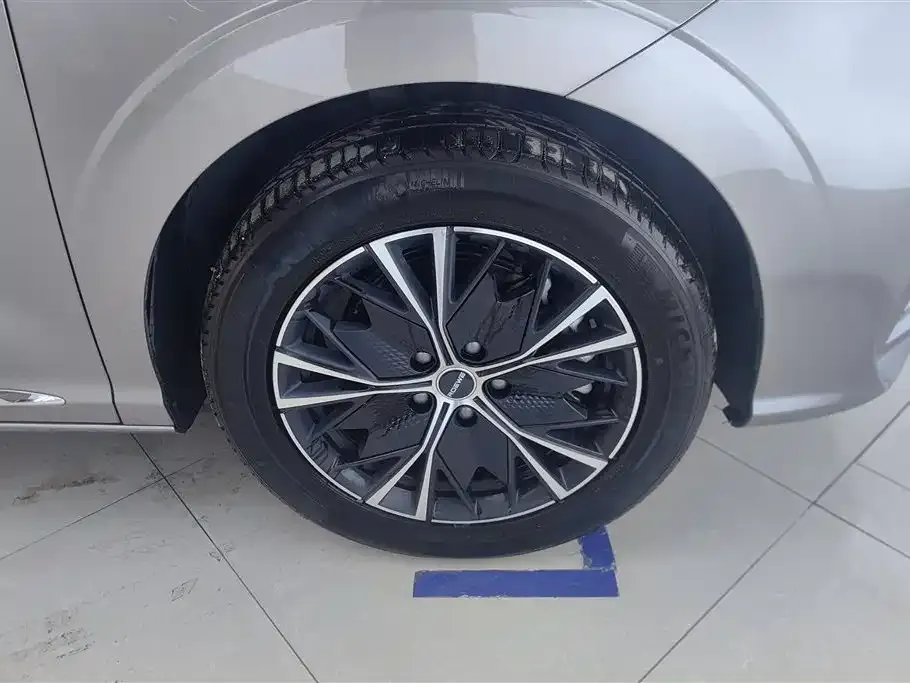 Roewe iMAX8 — фото 6