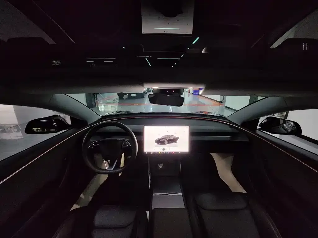 Tesla Model 3 — фото 3
