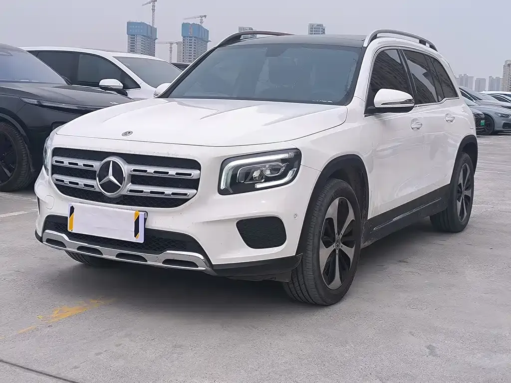 Mercedes-Benz GLB — фото 1
