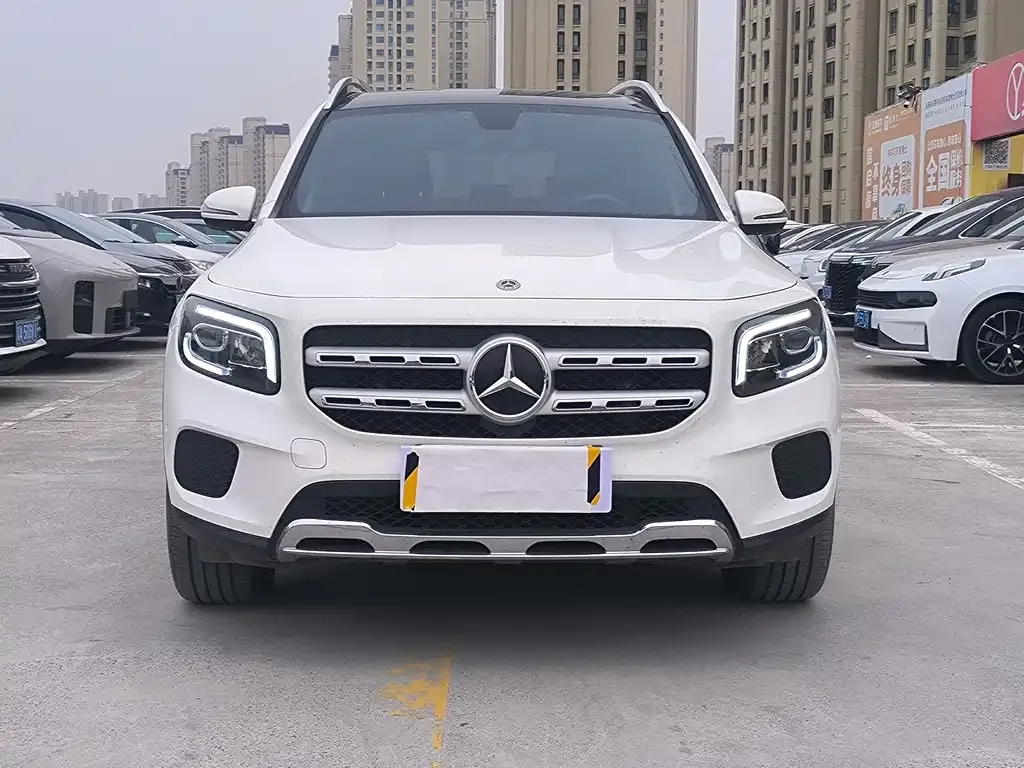 Mercedes-Benz GLB — фото 10