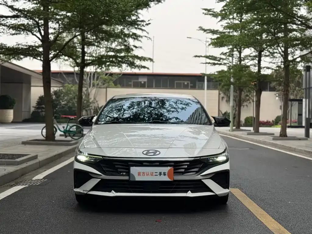 Hyundai Elantra — фото 7
