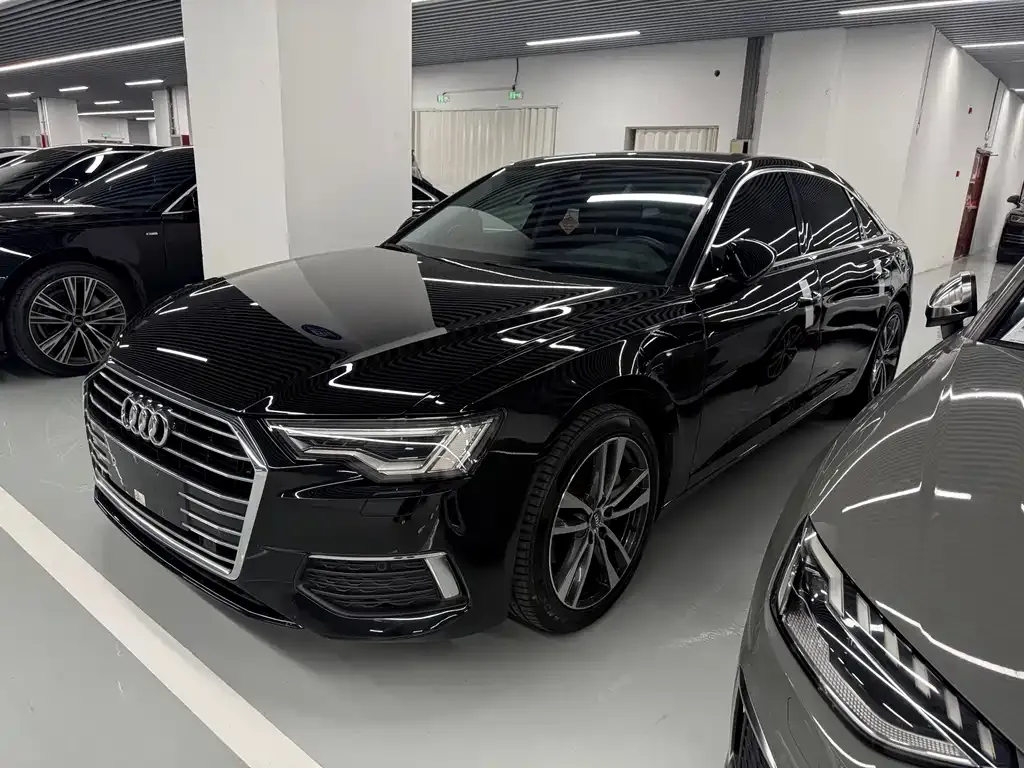 Audi A6L — фото 1