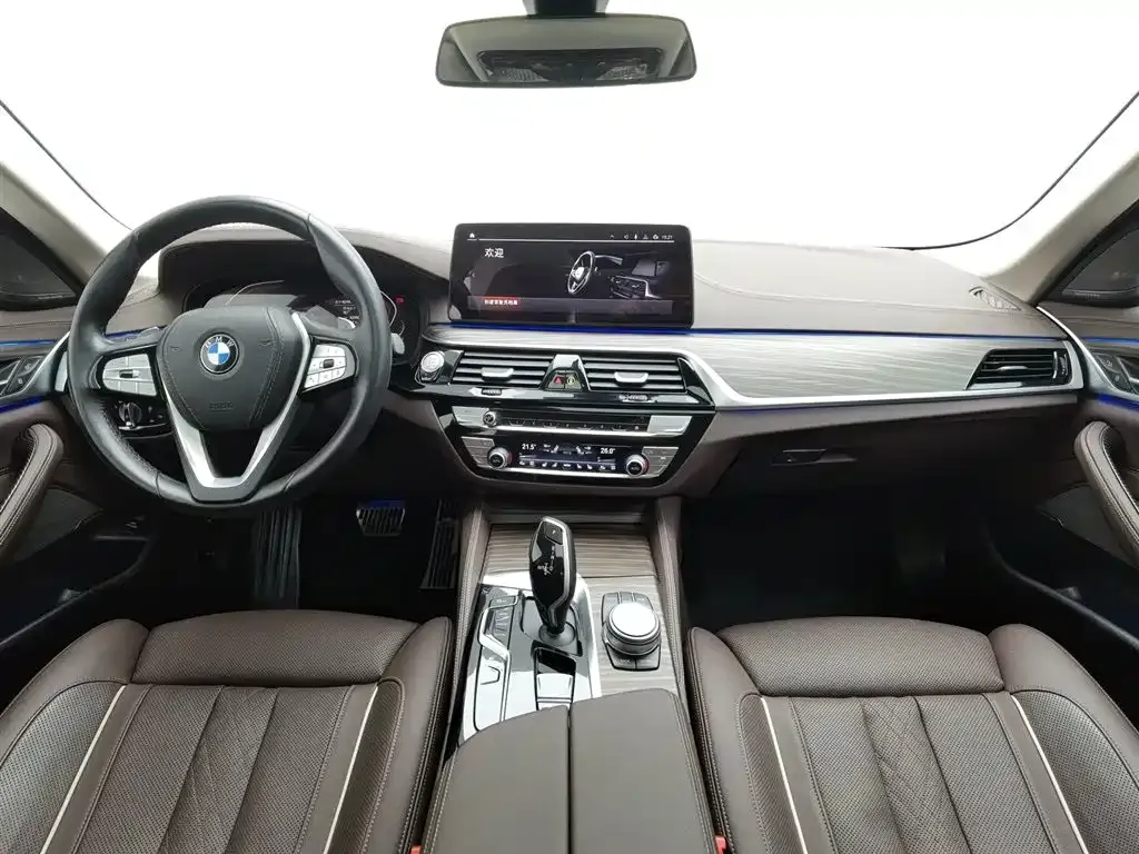 BMW 5 Series — фото 9