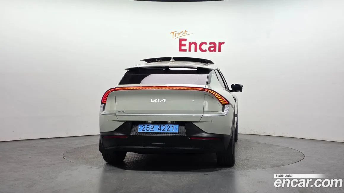 Kia EV6 — фото 2