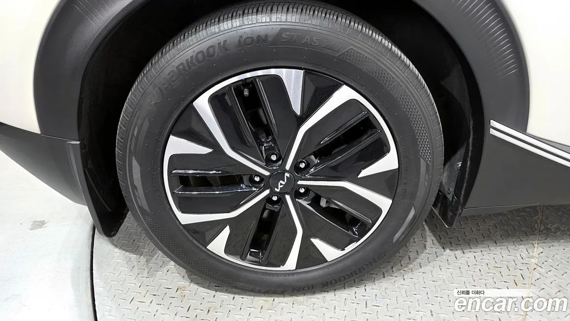 Kia EV6 — фото 9