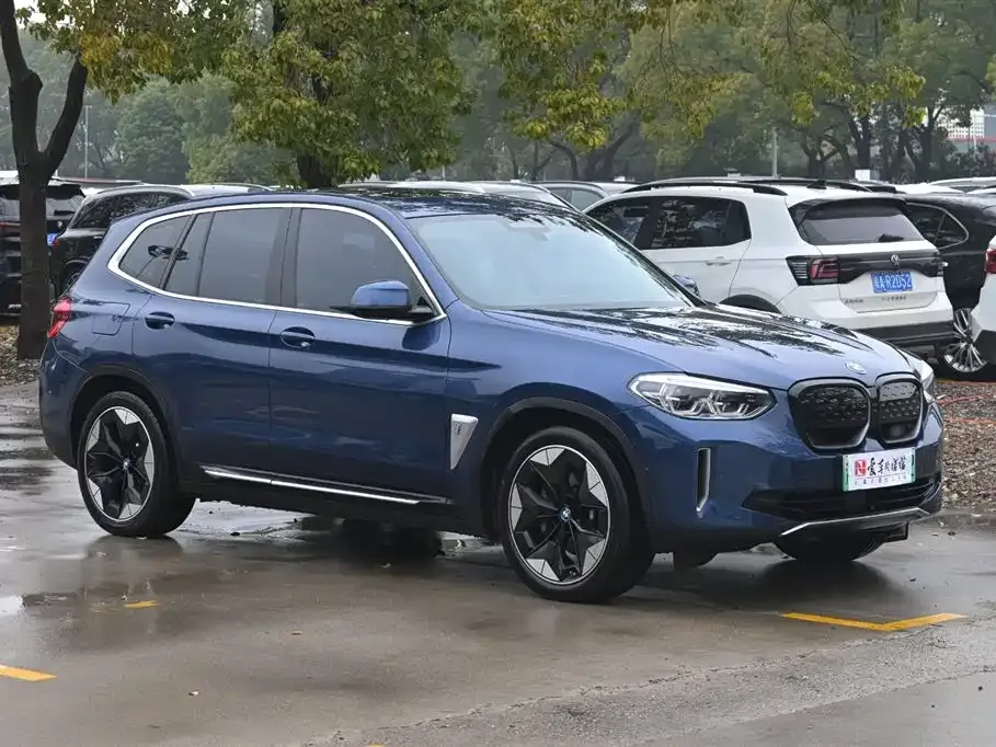 BMW iX3 — фото 4