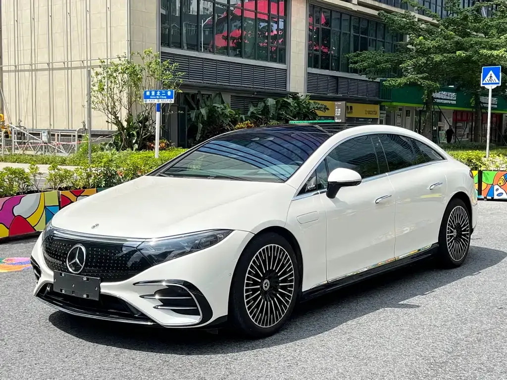 Mercedes-Benz EQS — фото 1