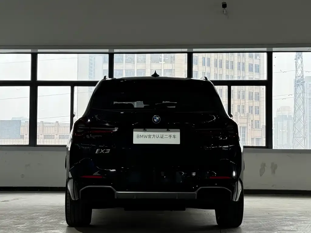 BMW iX3 — фото 3