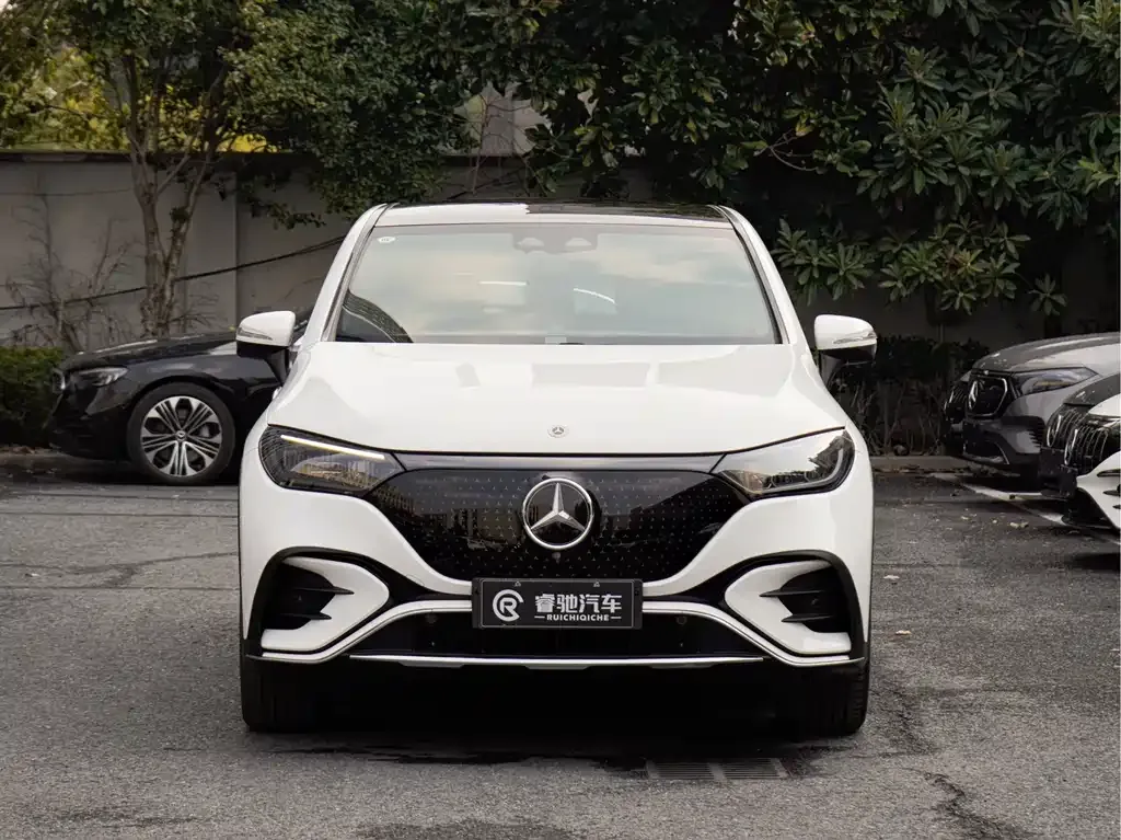 Mercedes-Benz EQE SUV — фото 10