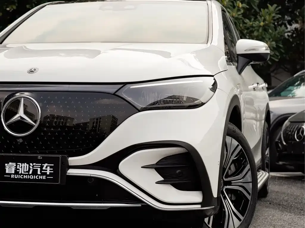 Mercedes-Benz EQE SUV — фото 2