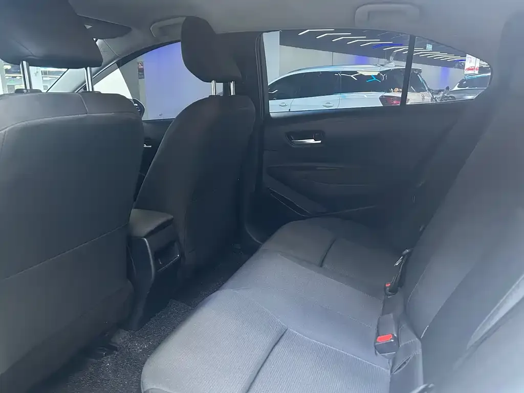 Toyota Corolla — фото 3