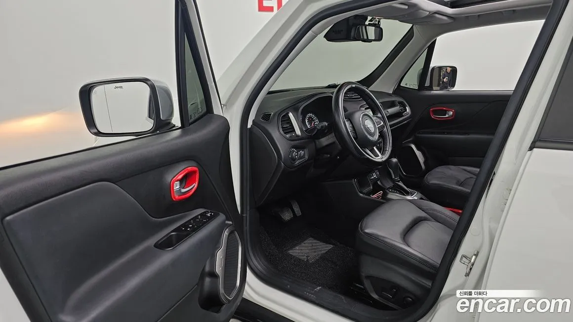 Jeep Renegade — фото 2