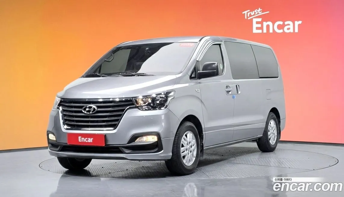 Hyundai Starex — фото 1