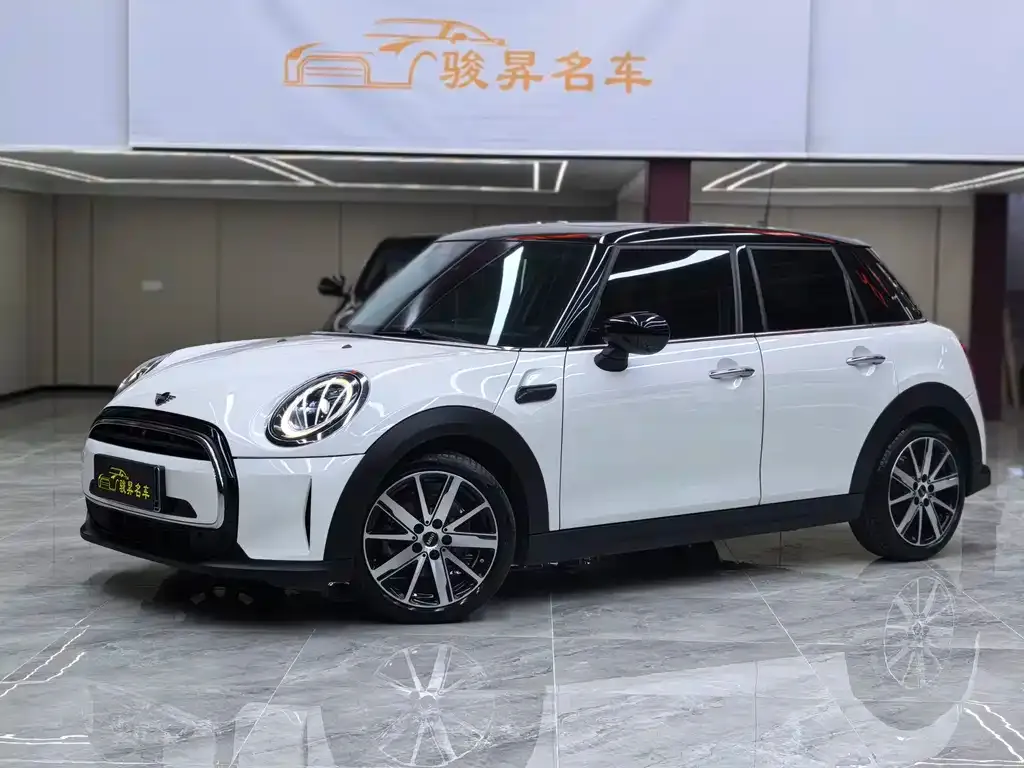 MINI Cooper (3-door) — фото 1