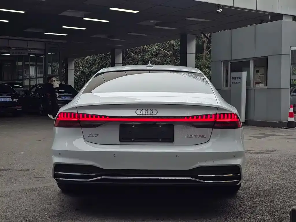 Audi A7 — фото 2
