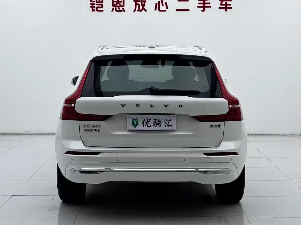 Volvo XC60 — фото 2