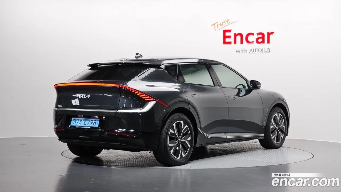 Kia EV6 — фото 10