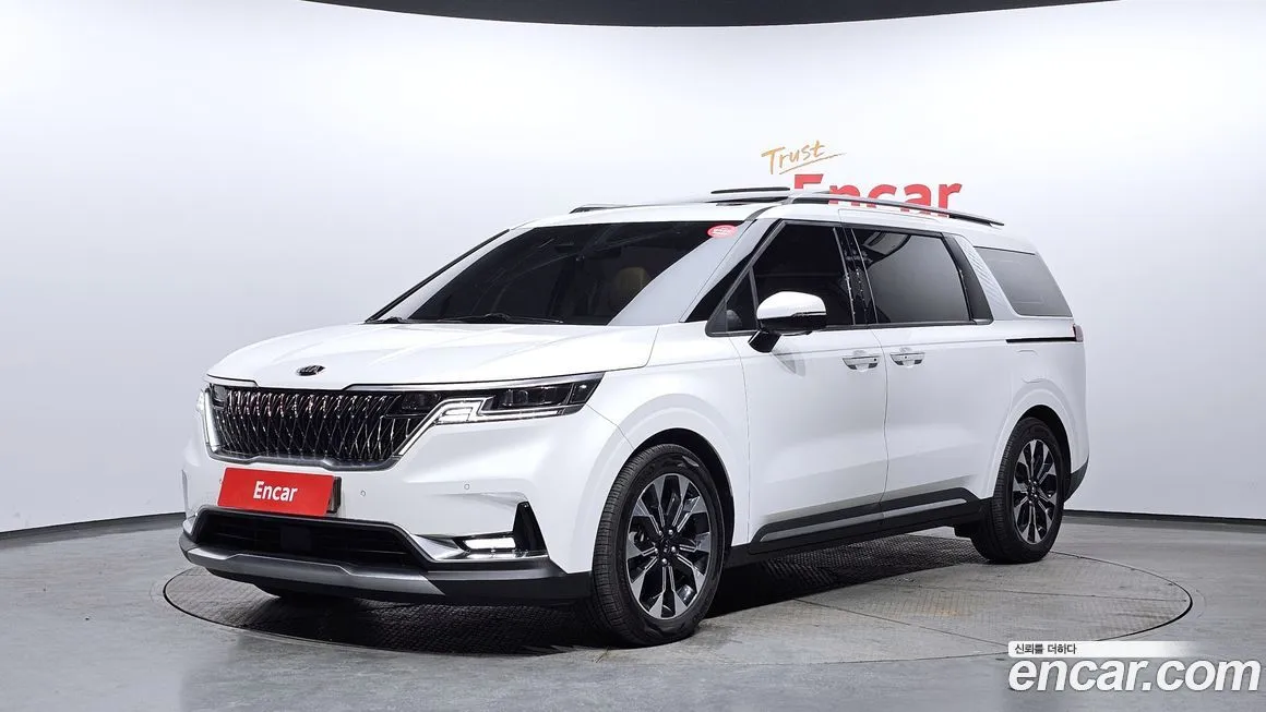 Kia Carnival — фото 1