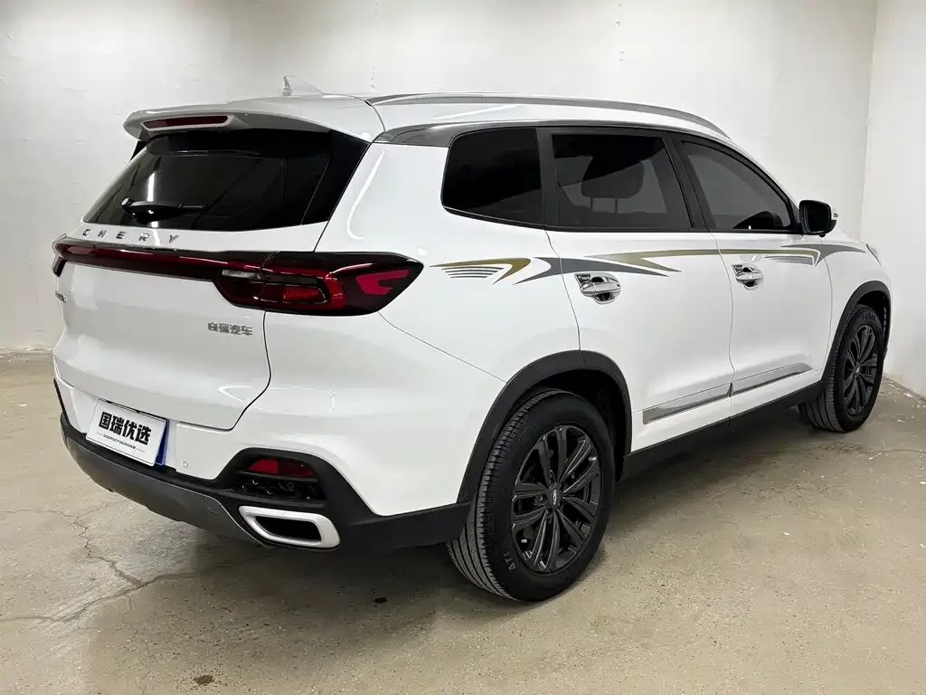 Chery Tiggo 8 — фото 5