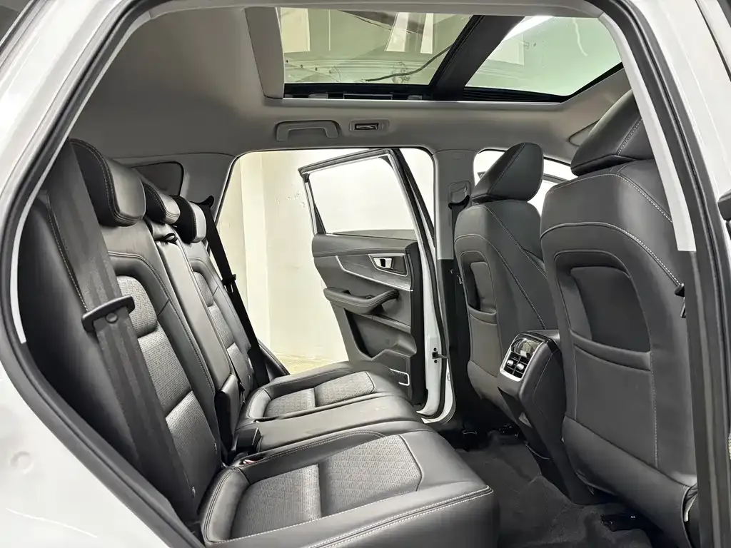 Chery Tiggo 8 — фото 3