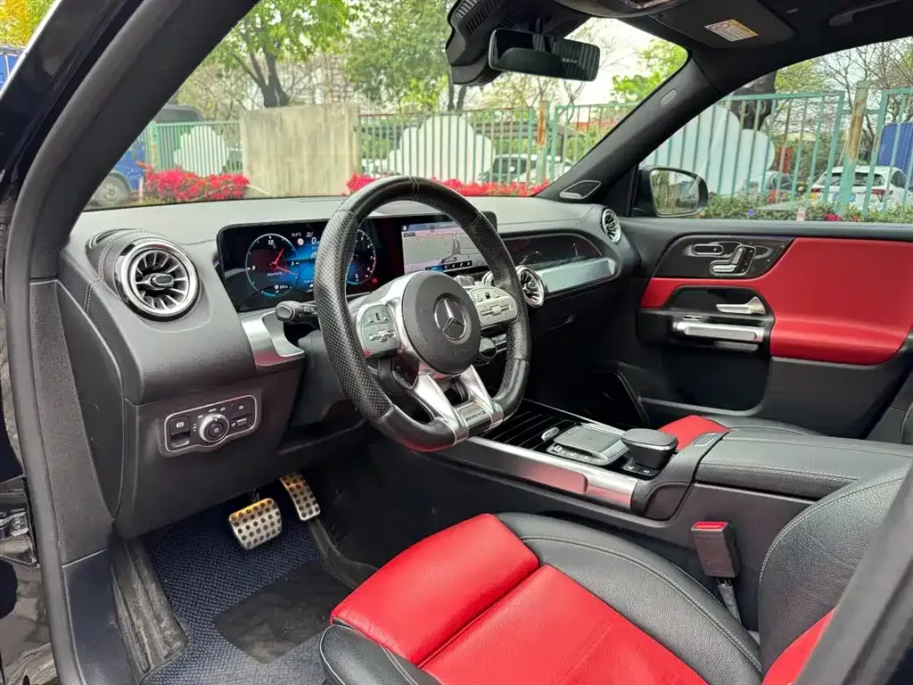 Mercedes-Benz GLB AMG — фото 6