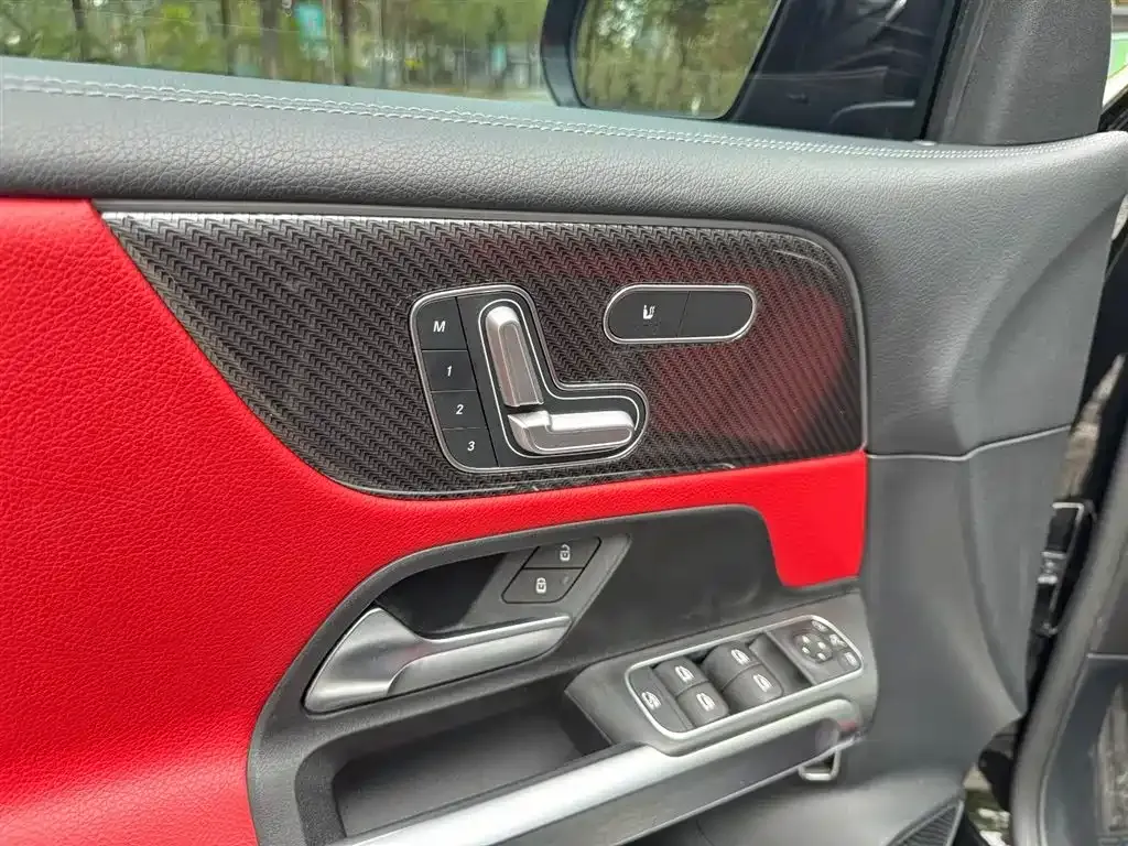 Mercedes-Benz GLB AMG — фото 4