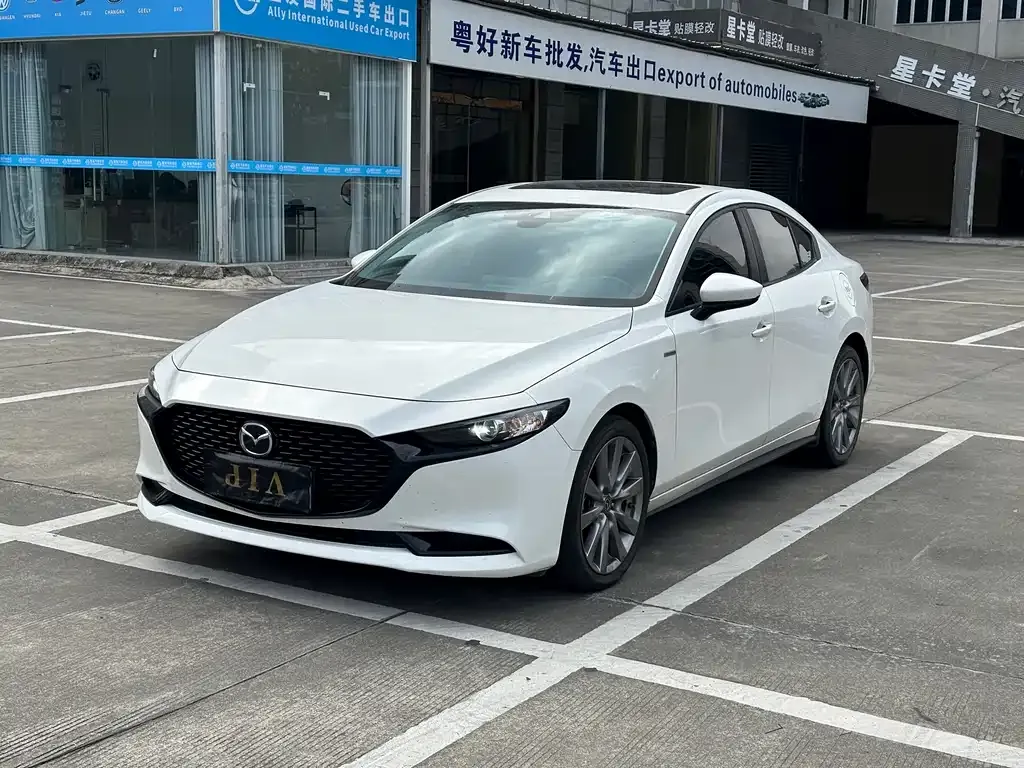 Mazda 3 Axela — фото 1