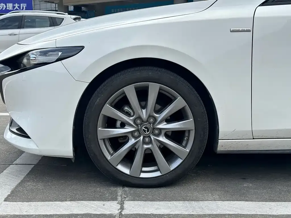 Mazda 3 Axela — фото 4