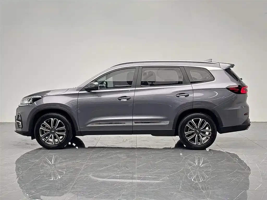 Chery Tiggo 8 — фото 2