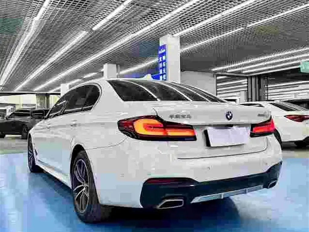 BMW 5 Series — фото 3
