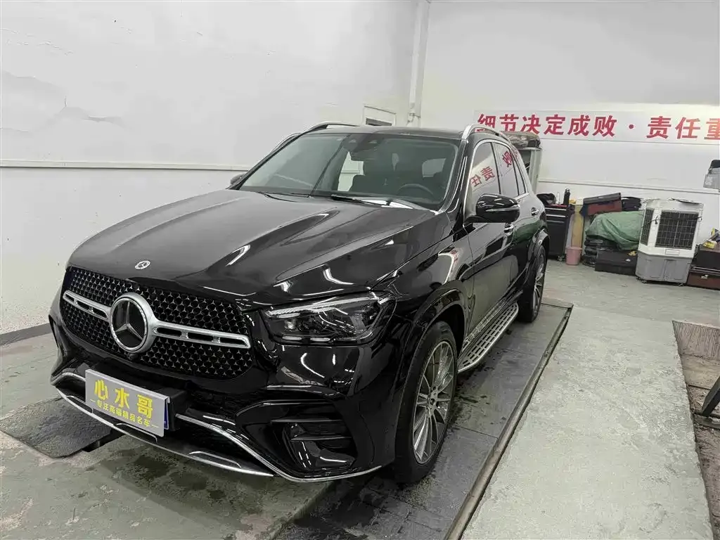 Mercedes-Benz GLE — фото 1