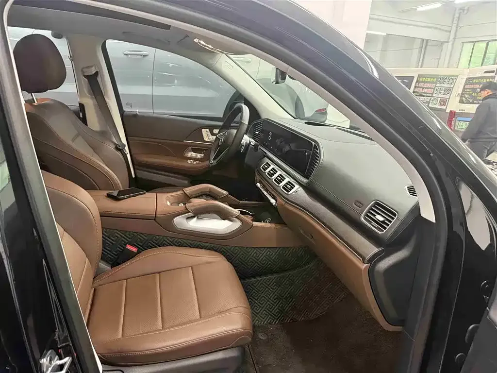 Mercedes-Benz GLE — фото 10