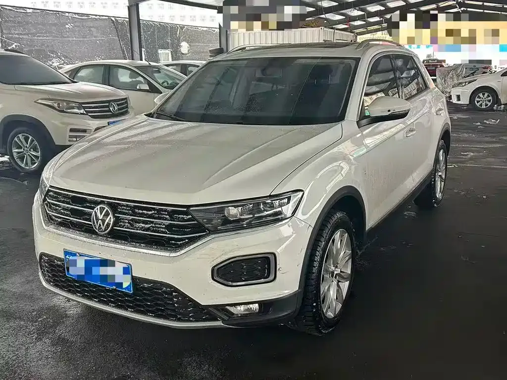 Volkswagen T-Roc — фото 1