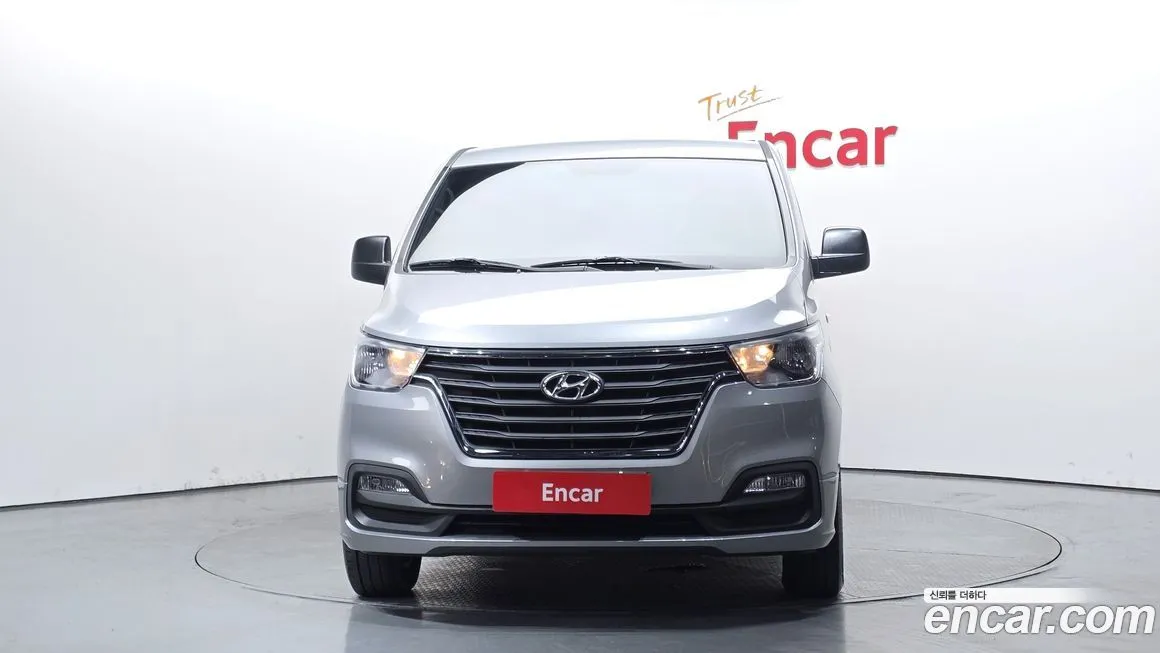 Hyundai Starex — фото 3