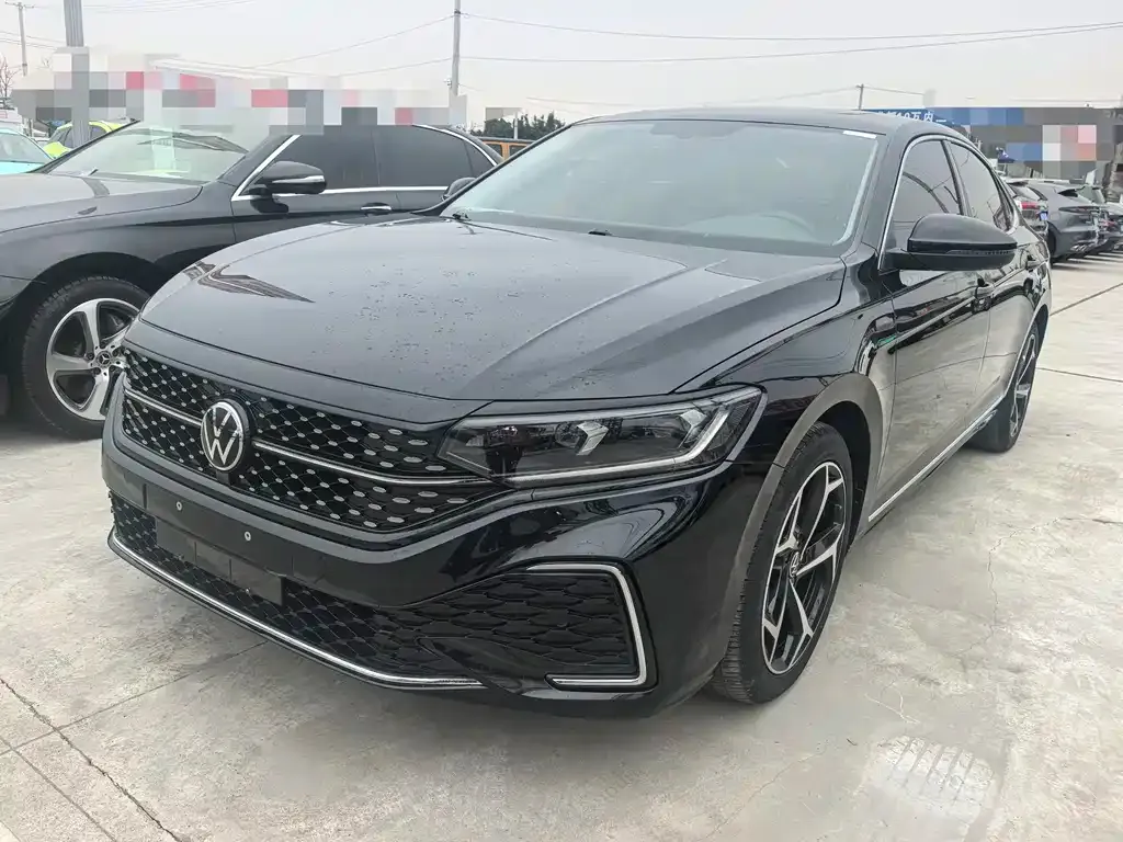 Volkswagen Passat — фото 1