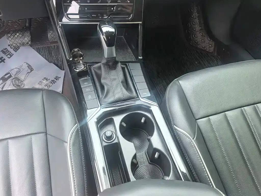 Volkswagen Passat — фото 7