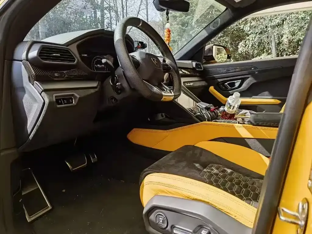 Lamborghini Urus — фото 3