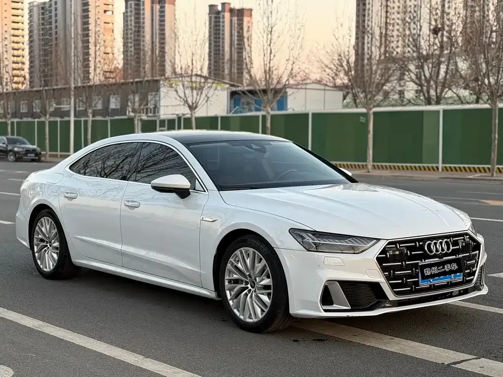 Audi A7L — фото 8