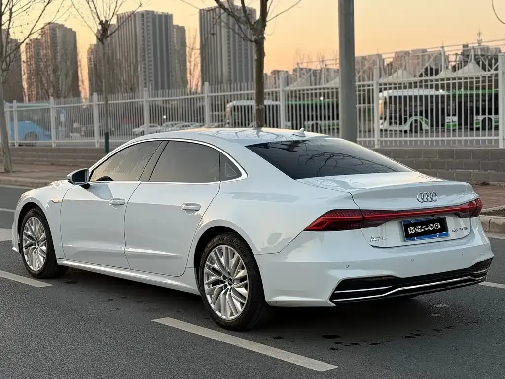 Audi A7L — фото 9