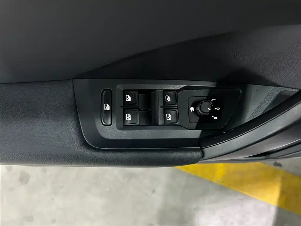Volkswagen Tharu — фото 9