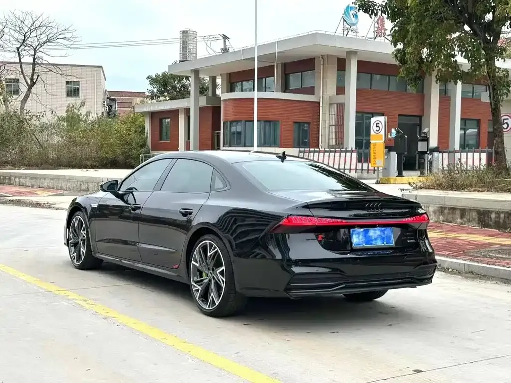 Audi A7L — фото 3