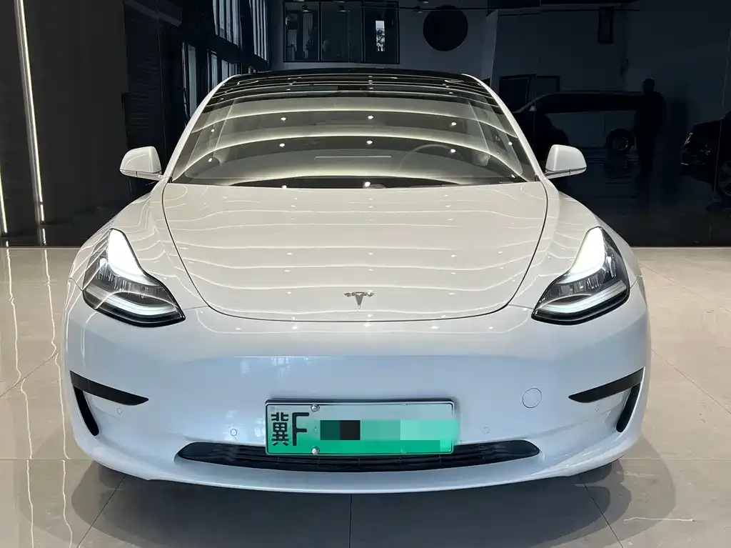 Tesla Model 3 — фото 4