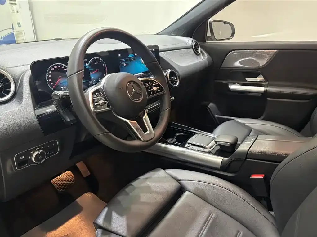 Mercedes-Benz GLA — фото 6