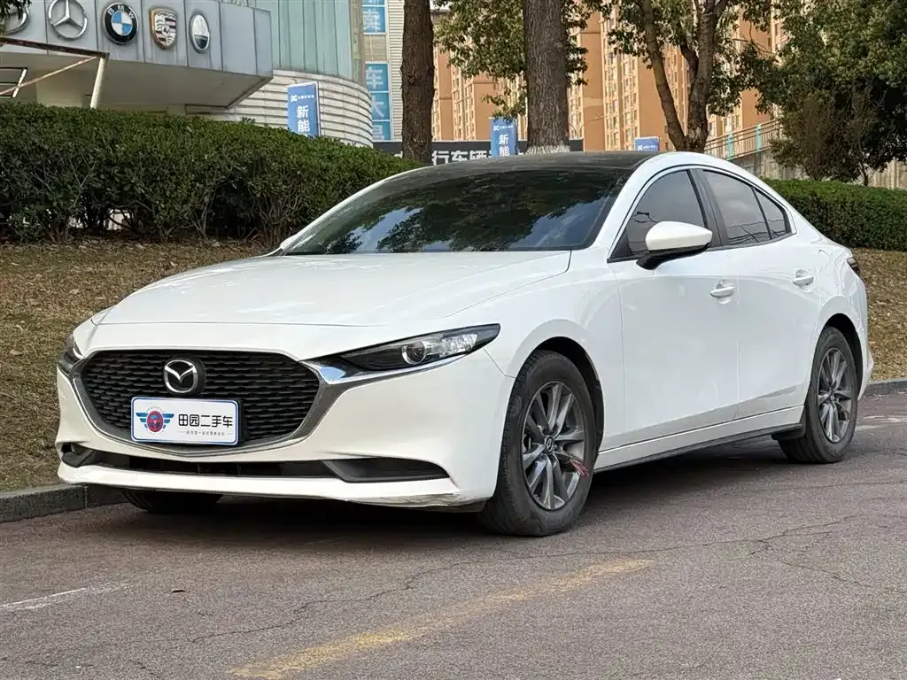 Mazda 3 Axela — фото 1