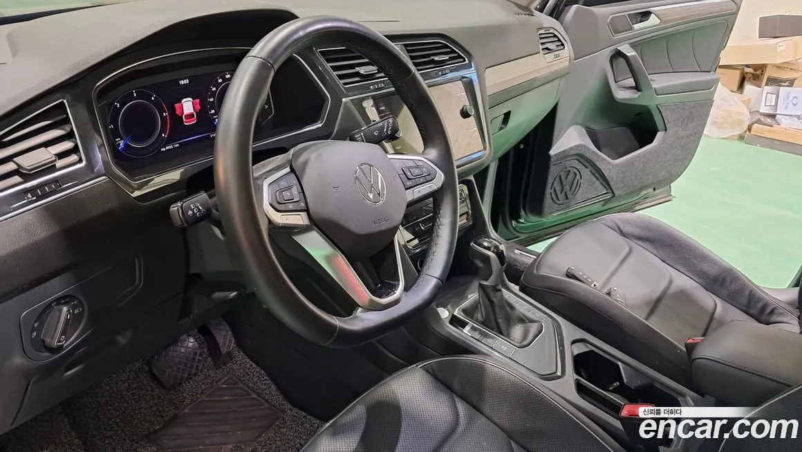 Volkswagen Tiguan — фото 9
