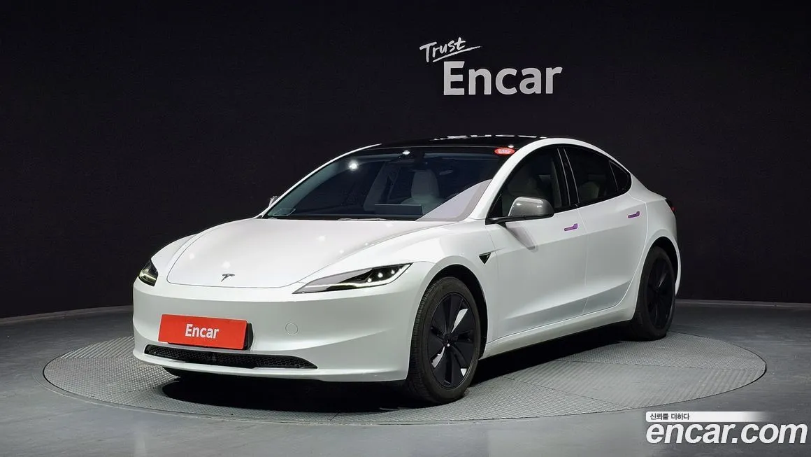 Tesla Model 3 — фото 1