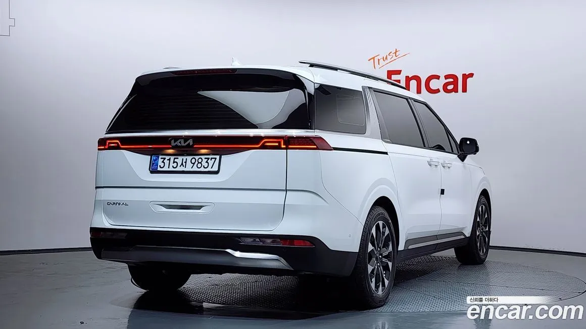 Kia Carnival — фото 2
